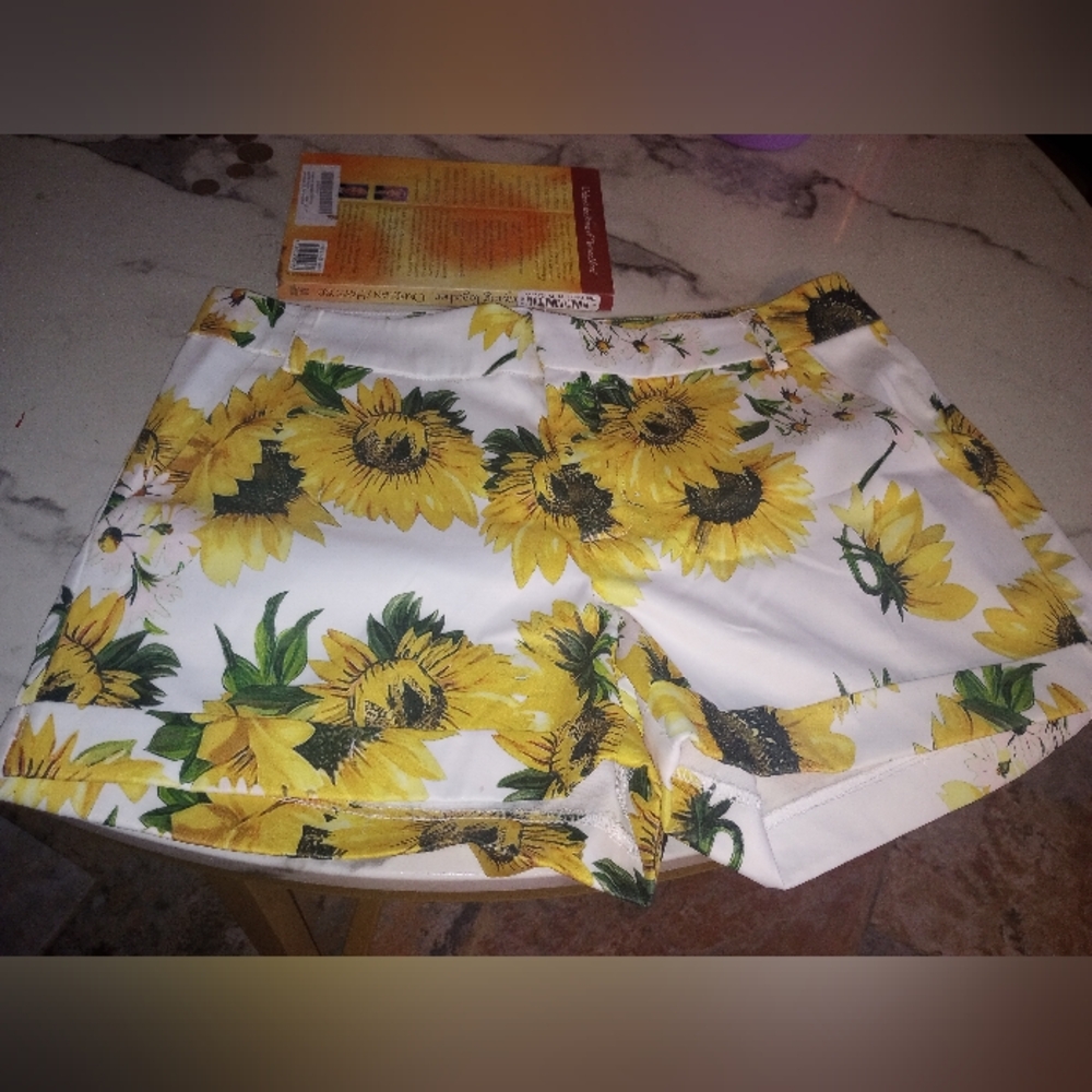 Sunflower shorts size M.. waist 41 cm length 29